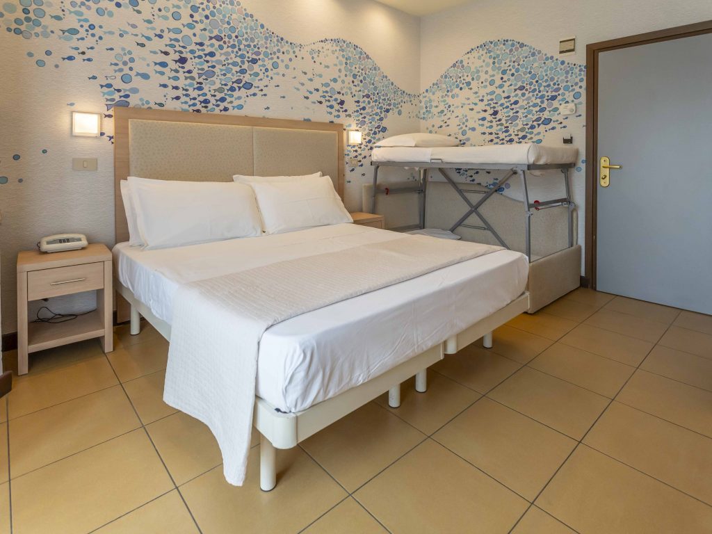 Immagine - "Matrimoniali, Triple e Quadruple"