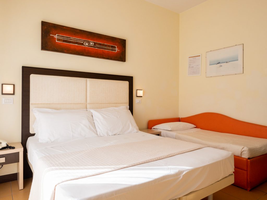 Immagine - "Matrimoniali, Triple e Quadruple"