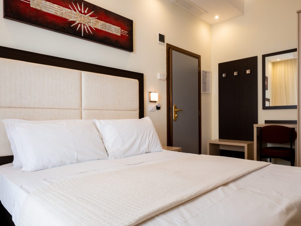 Immagine - "Matrimoniali, Triple e Quadruple"