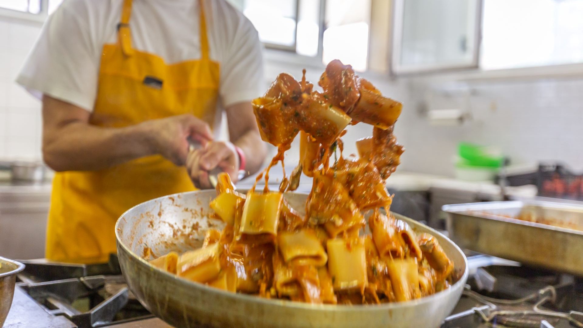 Immagine slide 3 della sezione in primo piano: "Experience an authentic Rimini summer in the perfect place for you!"